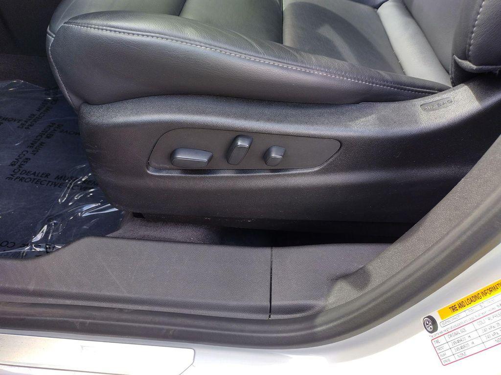 used 2023 Cadillac XT4 car, priced at $30,800