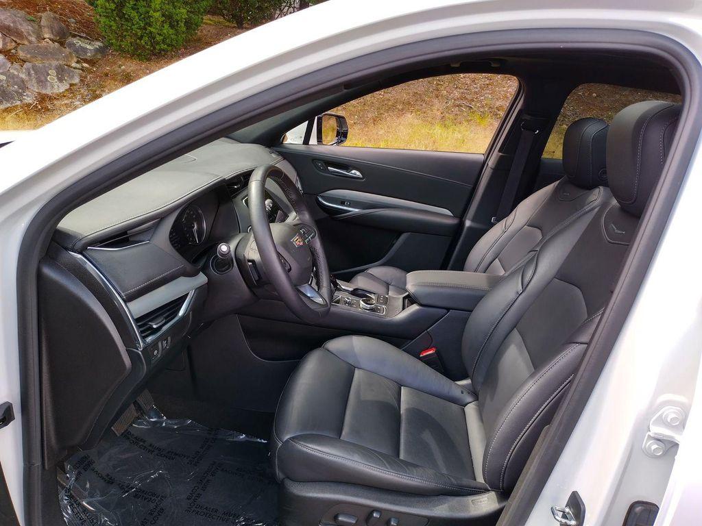 used 2023 Cadillac XT4 car, priced at $30,800