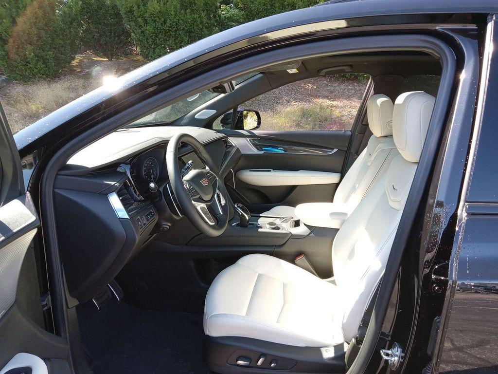 new 2025 Cadillac XT5 car, priced at $62,890