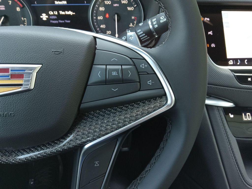 new 2025 Cadillac XT5 car, priced at $62,890