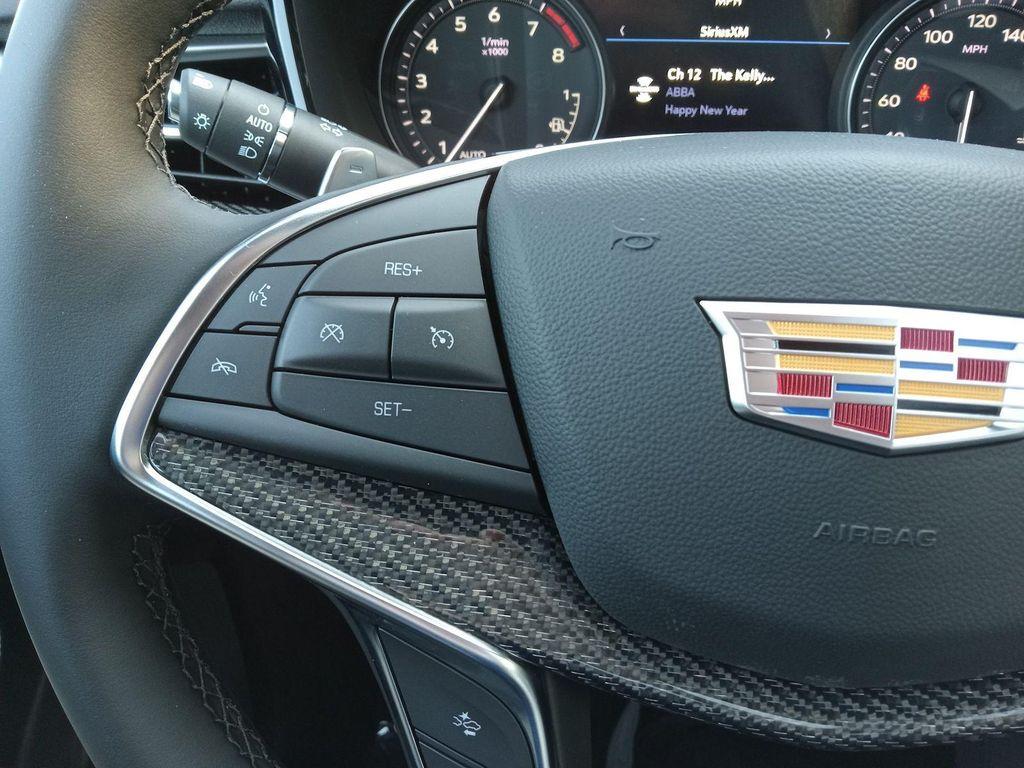 new 2025 Cadillac XT5 car, priced at $62,890