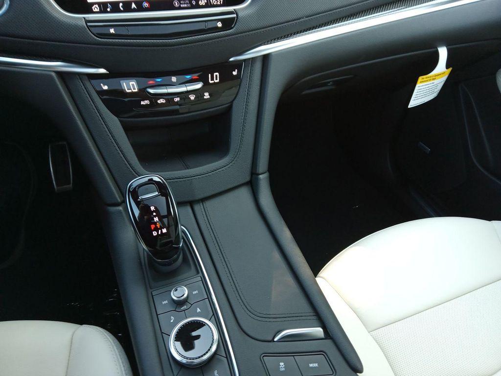 new 2025 Cadillac XT5 car, priced at $62,890