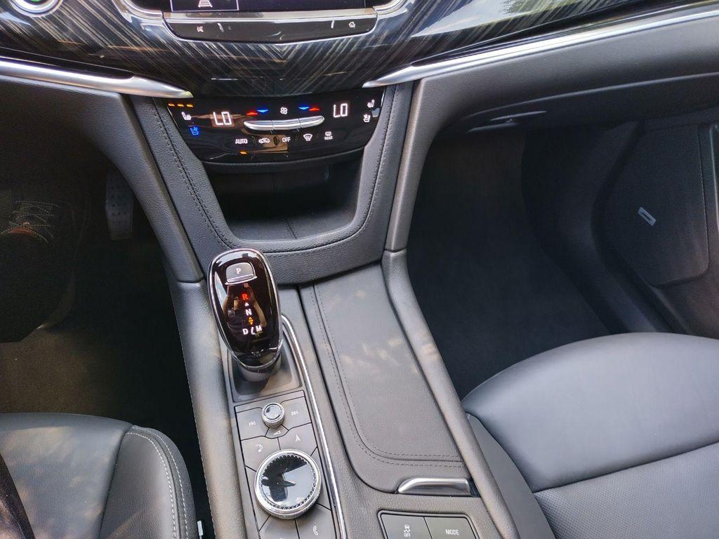 new 2024 Cadillac XT6 car, priced at $60,800