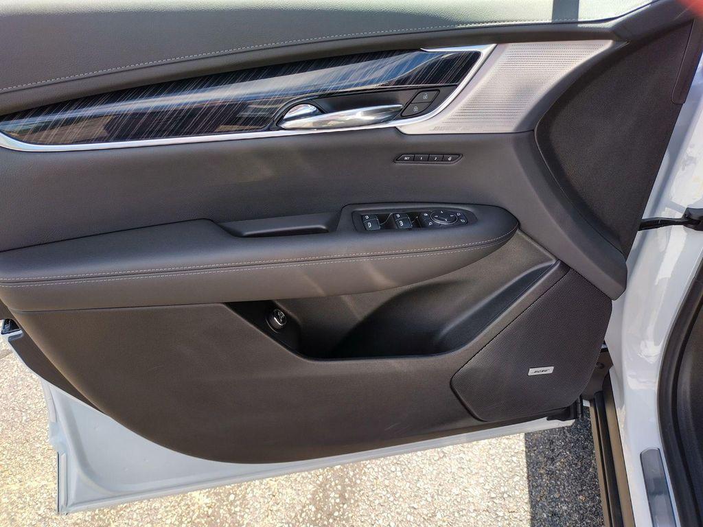 new 2024 Cadillac XT6 car, priced at $60,800