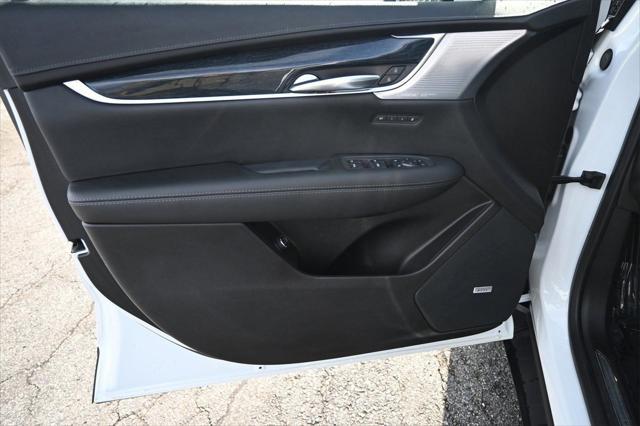 used 2022 Cadillac XT5 car, priced at $30,980