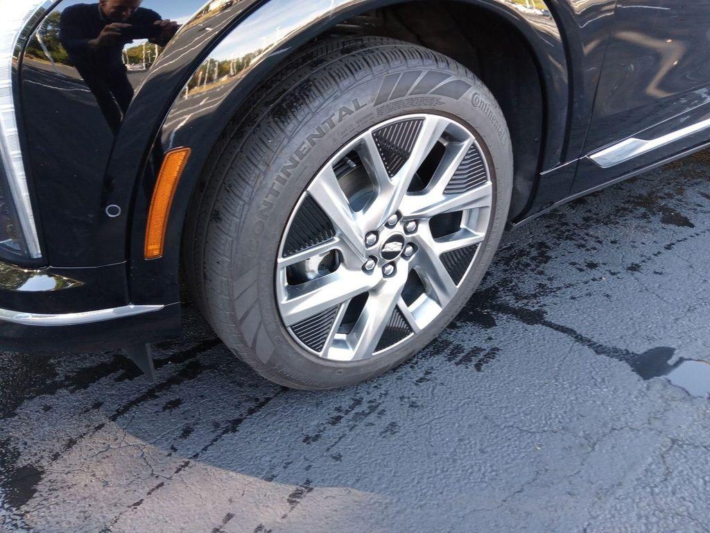 used 2025 Cadillac OPTIQ car, priced at $45,989