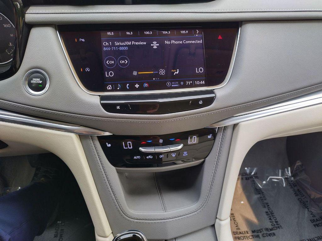 used 2022 Cadillac XT5 car, priced at $33,897