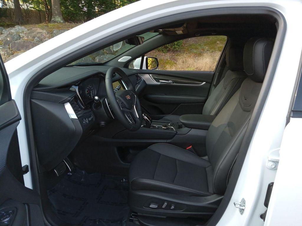 new 2025 Cadillac XT5 car, priced at $64,474