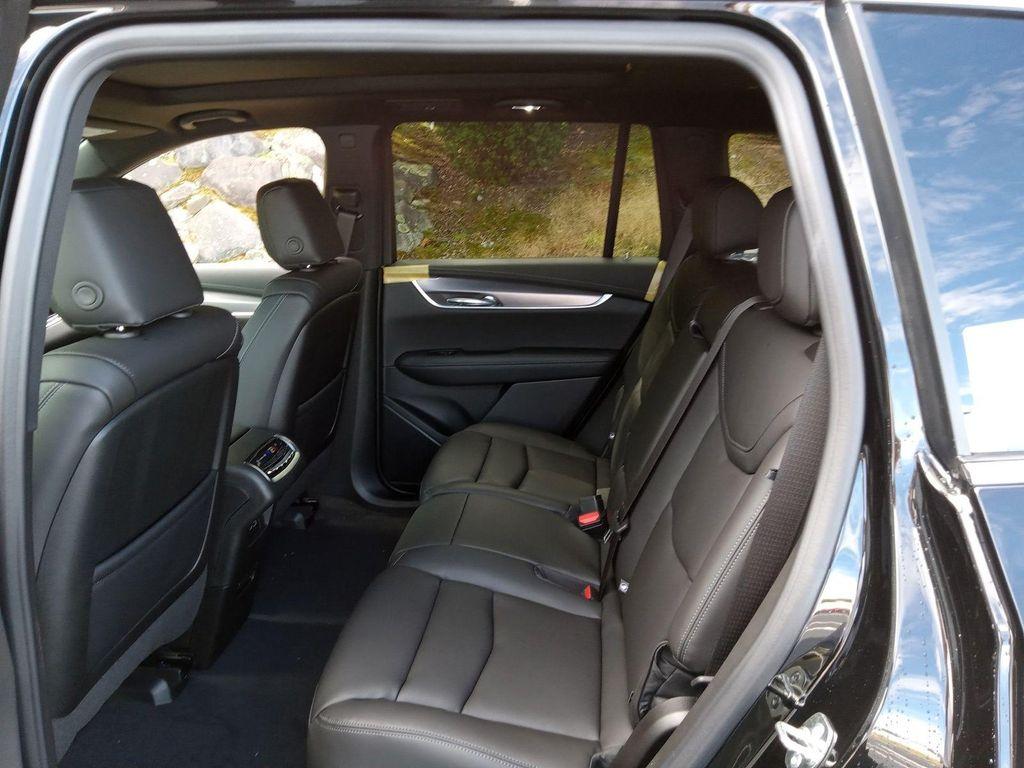 new 2025 Cadillac XT6 car, priced at $53,315