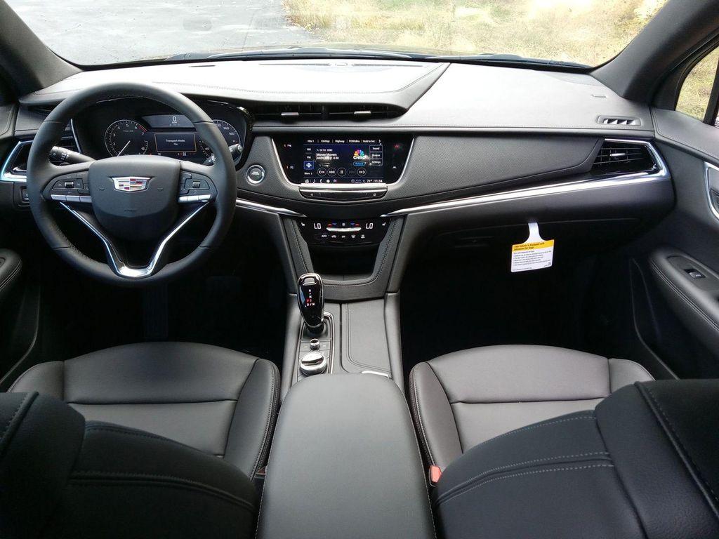 new 2025 Cadillac XT6 car, priced at $53,315
