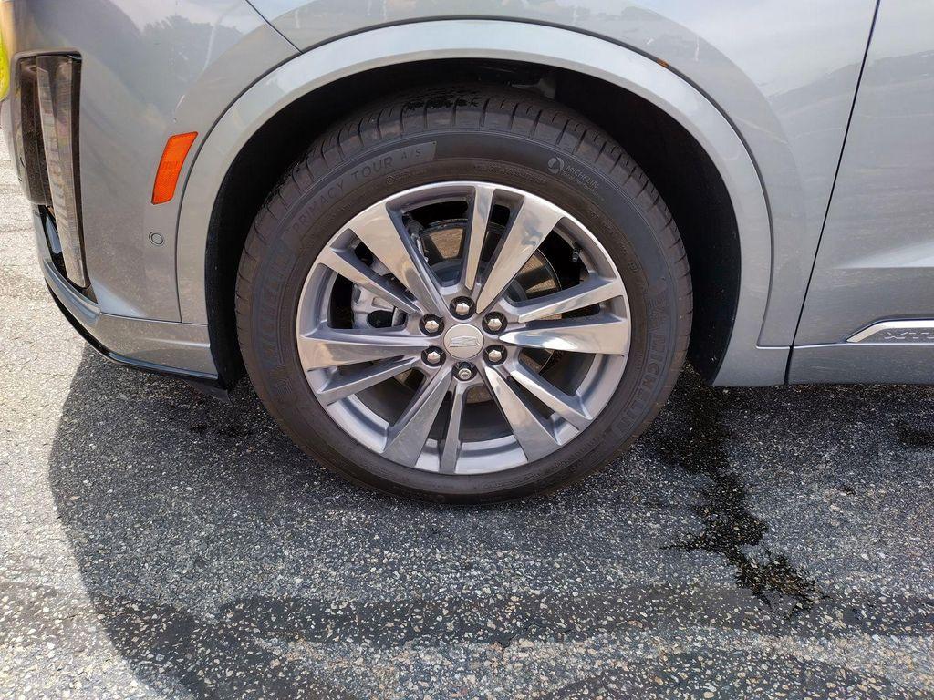 used 2025 Cadillac XT6 car, priced at $57,753
