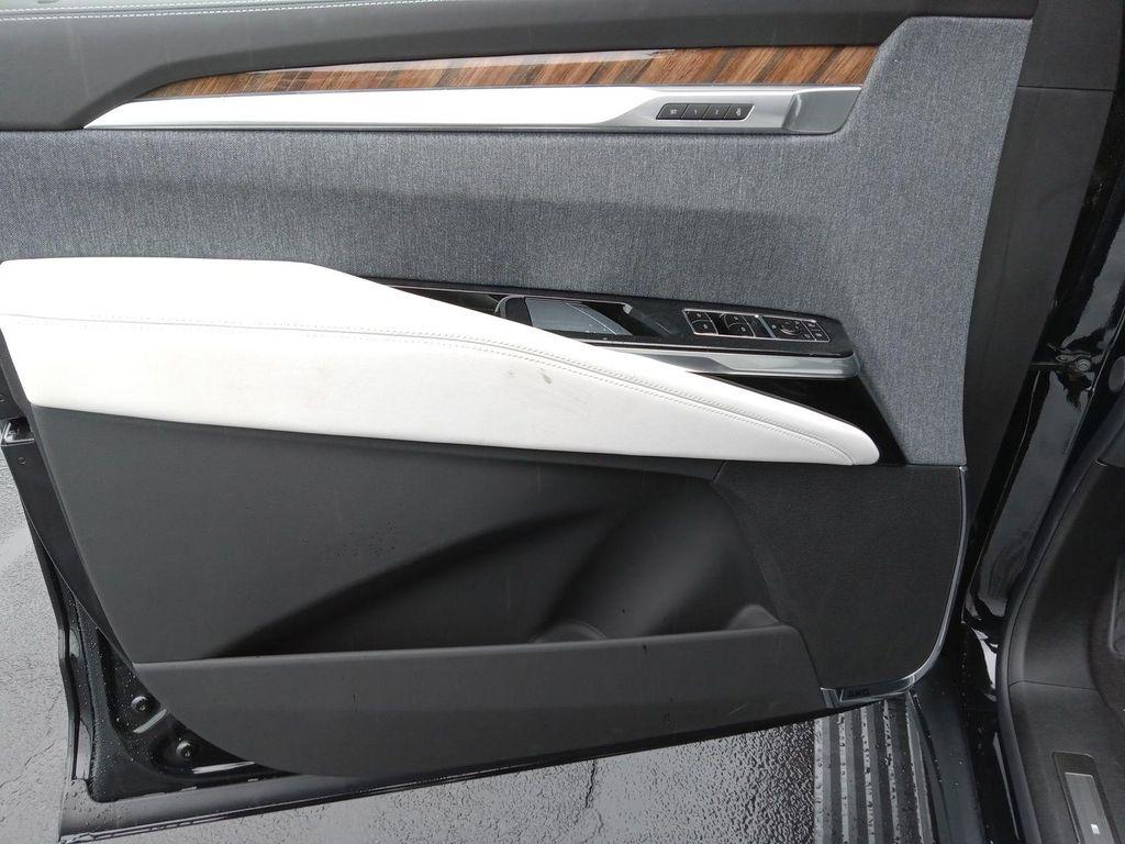 new 2025 Cadillac Escalade ESV car, priced at $138,069