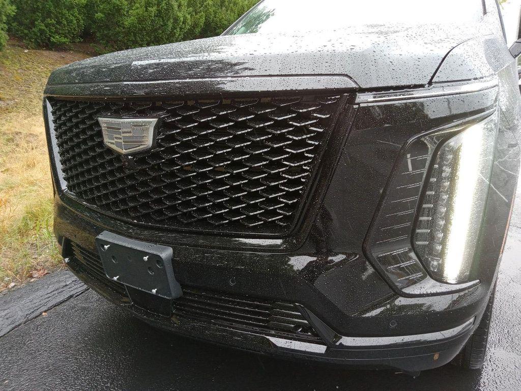 new 2025 Cadillac Escalade ESV car, priced at $138,069