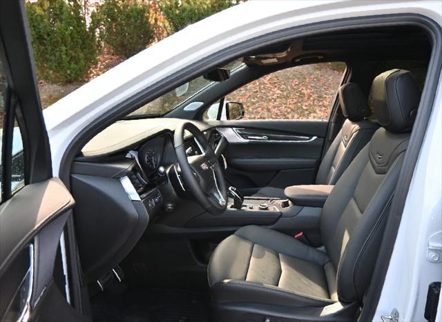 new 2025 Cadillac XT6 car