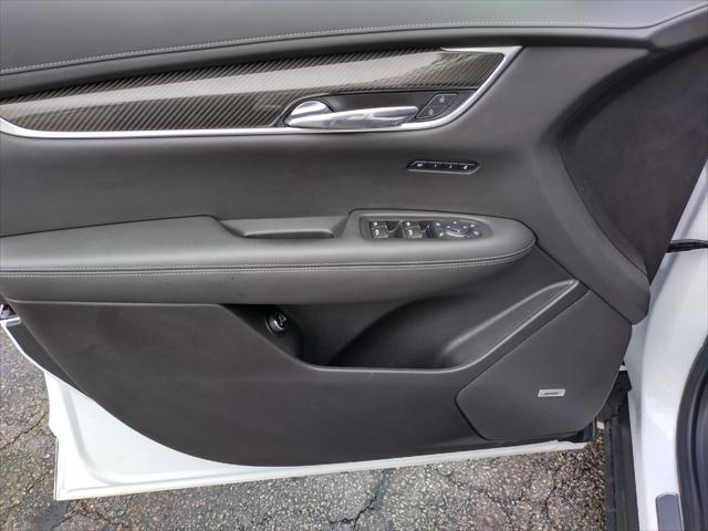 used 2022 Cadillac XT6 car, priced at $43,930