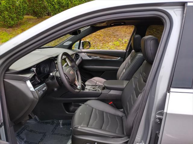 used 2025 Cadillac XT6 car, priced at $56,994