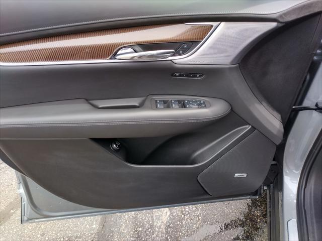 used 2025 Cadillac XT6 car, priced at $56,994