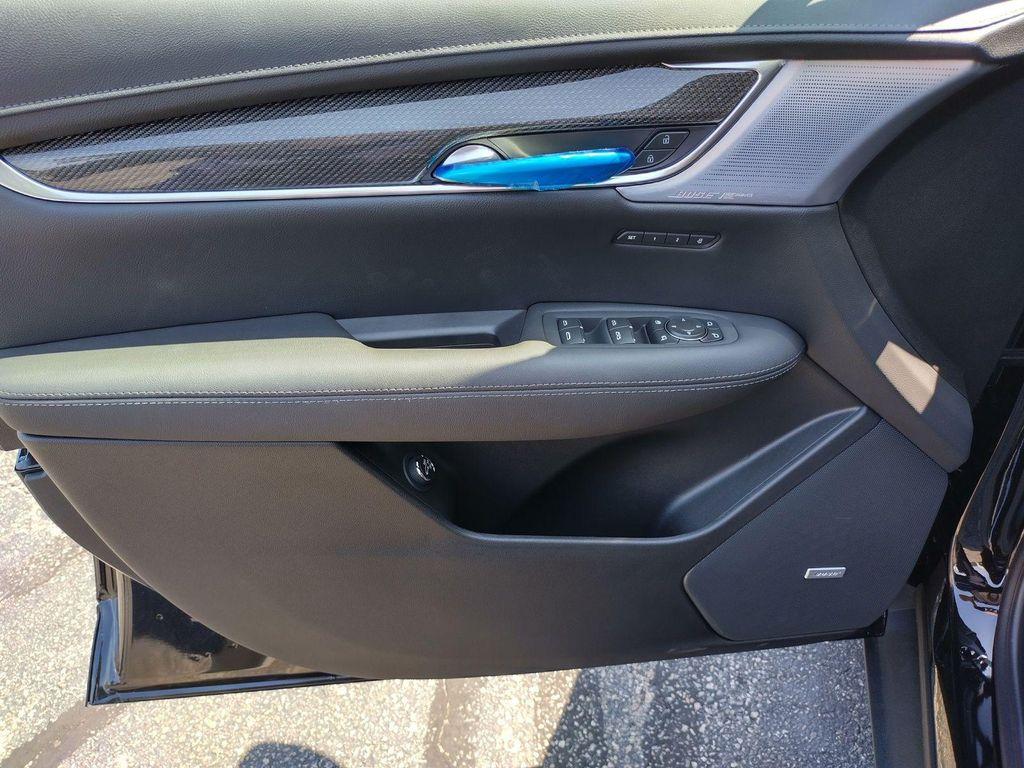 new 2025 Cadillac XT5 car, priced at $69,029