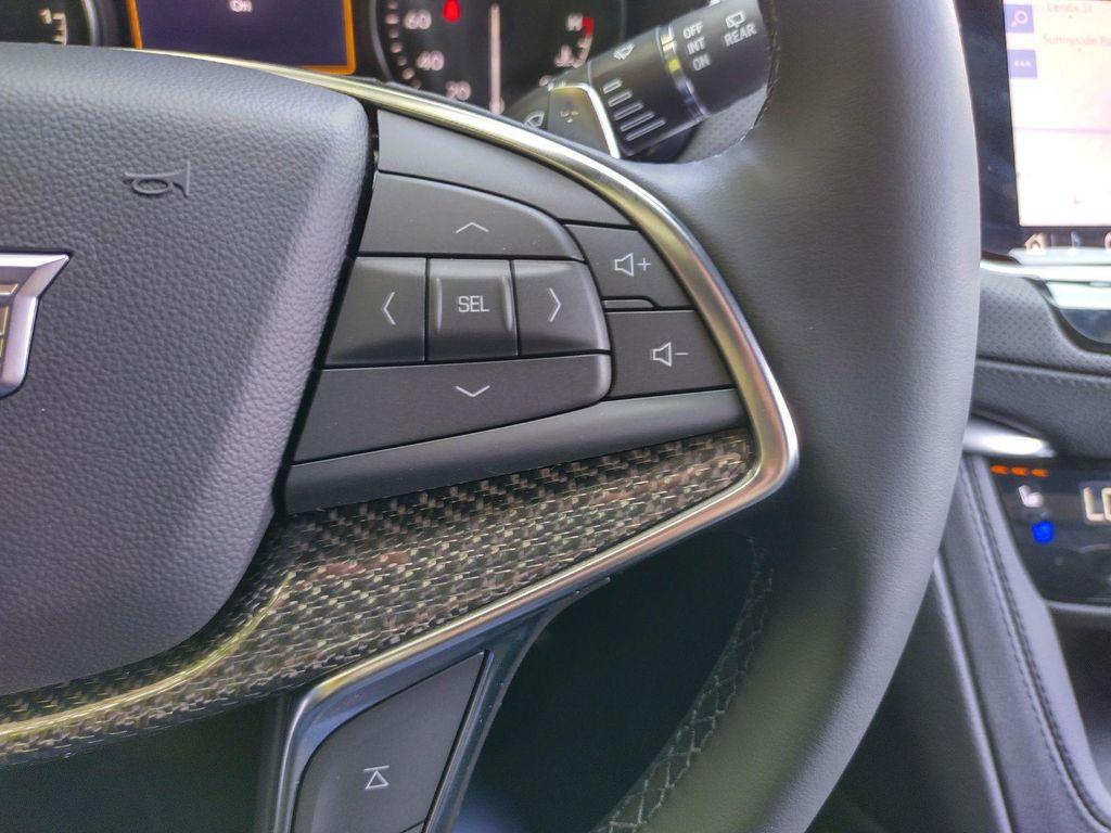 new 2025 Cadillac XT5 car, priced at $69,029