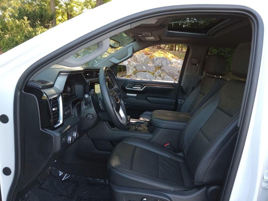 used 2024 GMC Sierra 1500 car, priced at $55,998