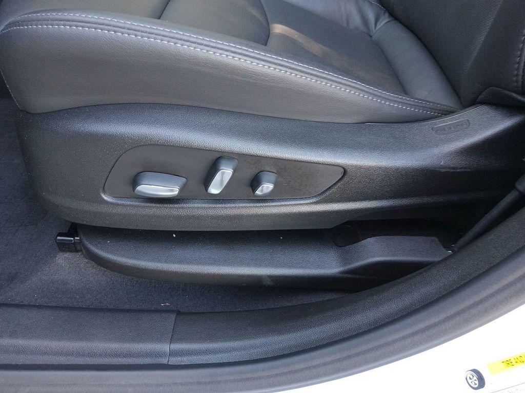 used 2024 Cadillac XT6 car, priced at $49,861