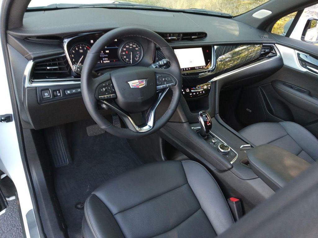 used 2024 Cadillac XT6 car, priced at $49,861