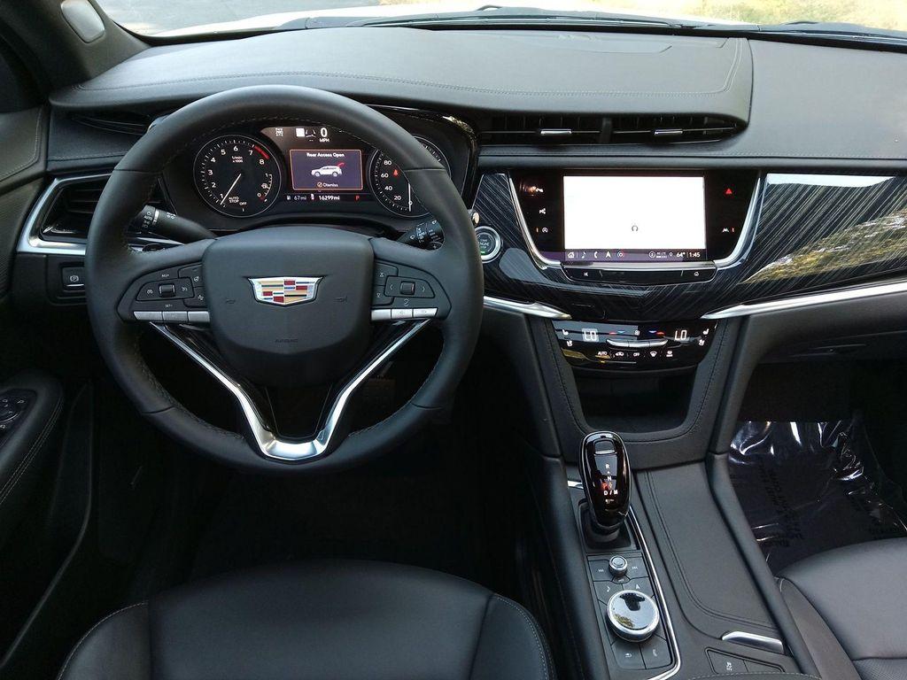 used 2024 Cadillac XT6 car, priced at $49,861