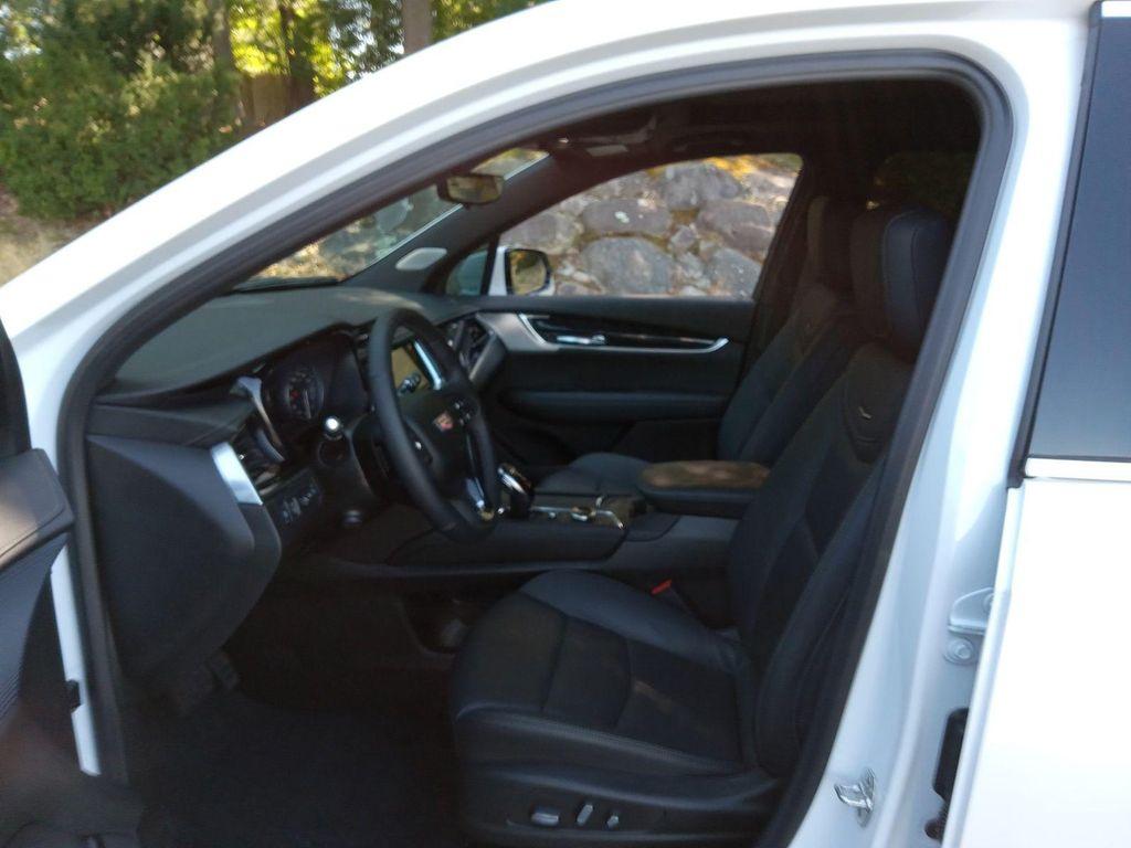 used 2024 Cadillac XT6 car, priced at $49,861