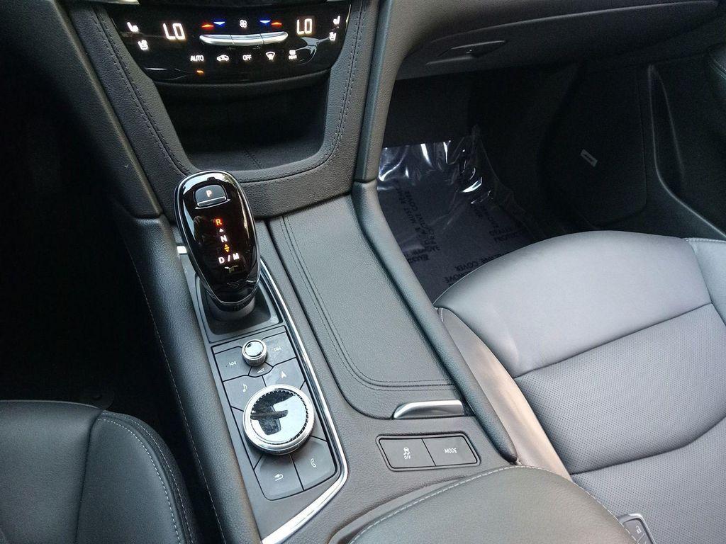 used 2024 Cadillac XT6 car, priced at $49,861