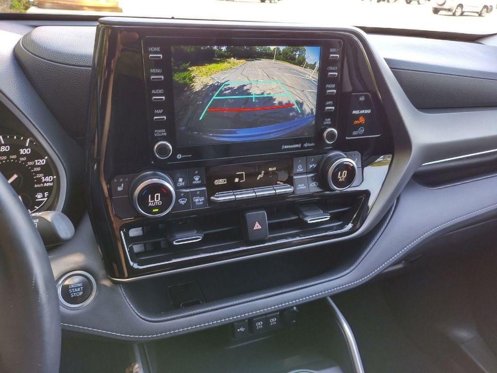 used 2021 Toyota Highlander car, priced at $35,998