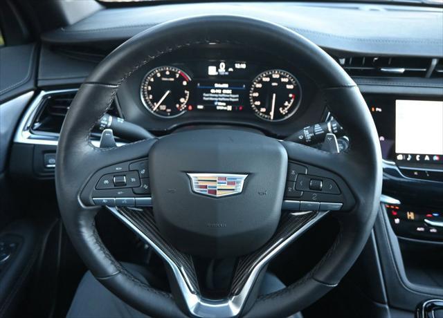 new 2024 Cadillac XT6 car