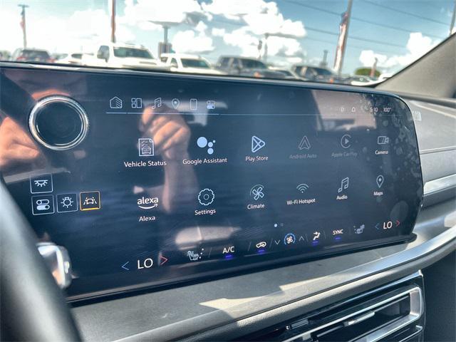 used 2024 Chevrolet Traverse car, priced at $37,500