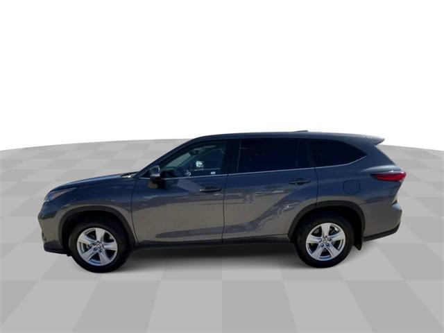 used 2023 Toyota Highlander car, priced at $32,300