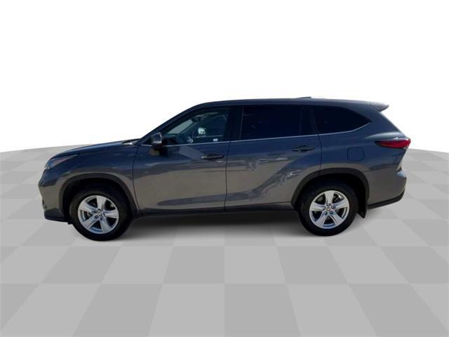 used 2023 Toyota Highlander car, priced at $34,383