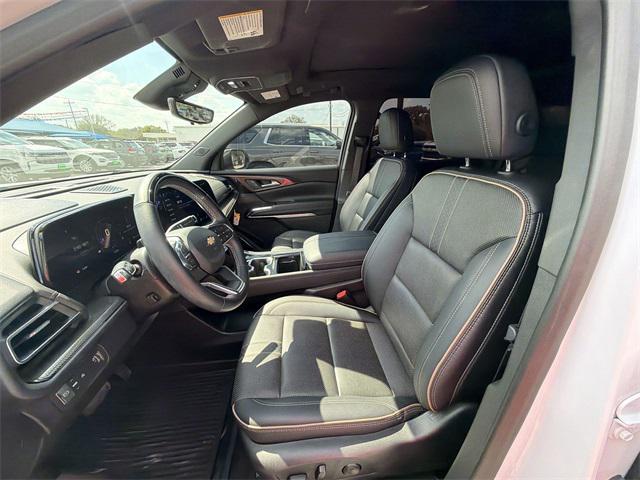 used 2025 Chevrolet Traverse car, priced at $51,002