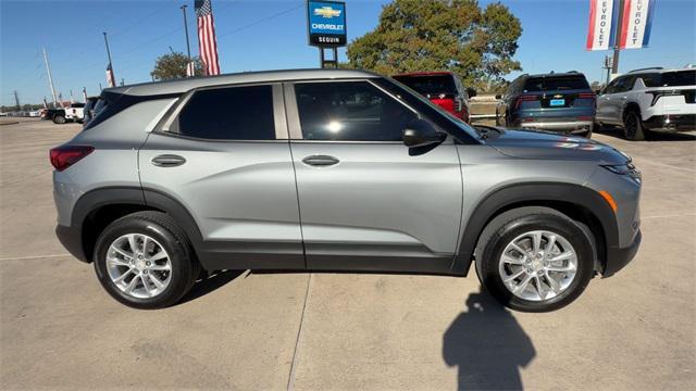 used 2025 Chevrolet TrailBlazer car, priced at $25,002