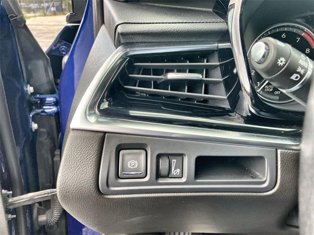 used 2024 Cadillac XT6 car, priced at $45,500