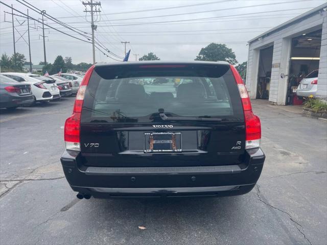 used 2007 Volvo V70 car, priced at $13,500