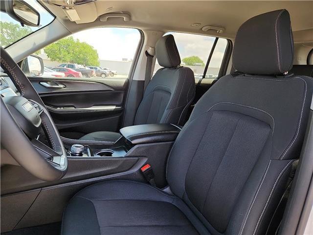 used 2024 Jeep Grand Cherokee car, priced at $34,995