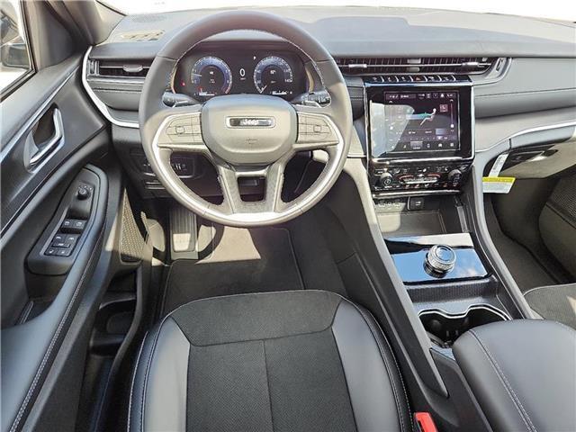 new 2025 Jeep Grand Cherokee car, priced at $49,125