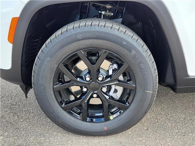 new 2025 Jeep Grand Cherokee car, priced at $49,125