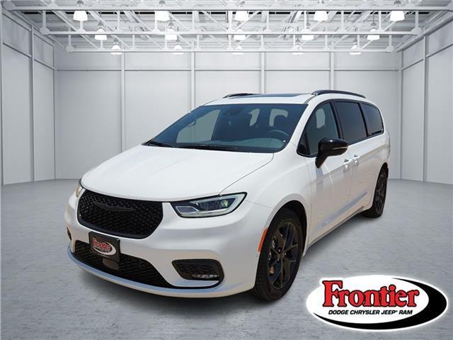 new 2025 Chrysler Pacifica car, priced at $56,035