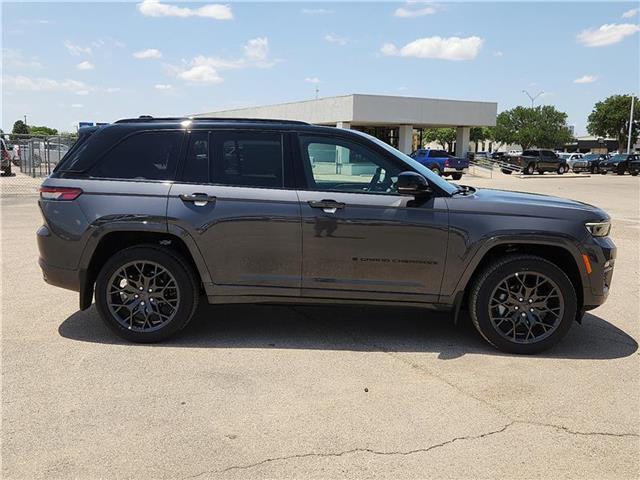 new 2025 Jeep Grand Cherokee car, priced at $73,465