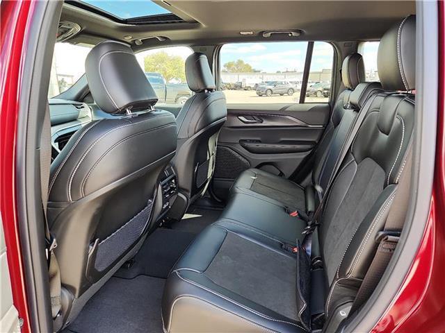 new 2025 Jeep Grand Cherokee car, priced at $49,720