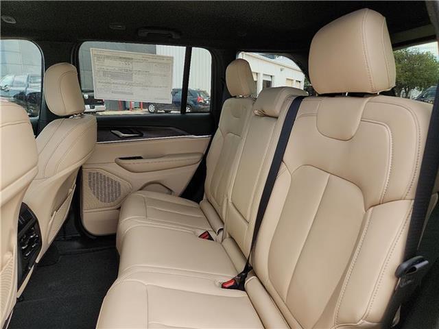 new 2025 Jeep Grand Cherokee car, priced at $49,620