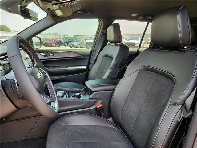 new 2025 Jeep Grand Cherokee car, priced at $49,870