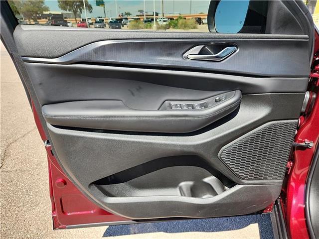 new 2025 Jeep Grand Cherokee car, priced at $47,585