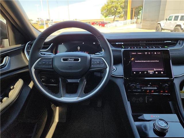 new 2025 Jeep Grand Cherokee car, priced at $47,585