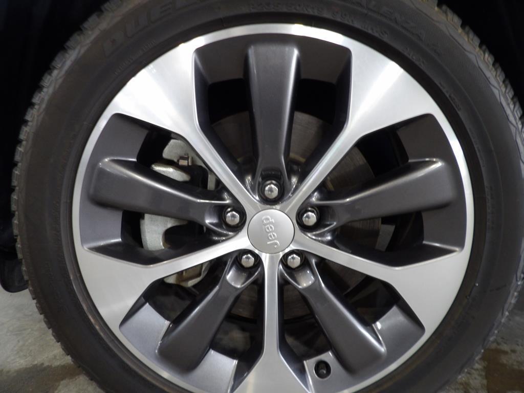 used 2022 Jeep Cherokee car, priced at $29,990