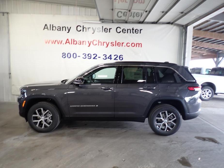 new 2024 Jeep Grand Cherokee car, priced at $46,327